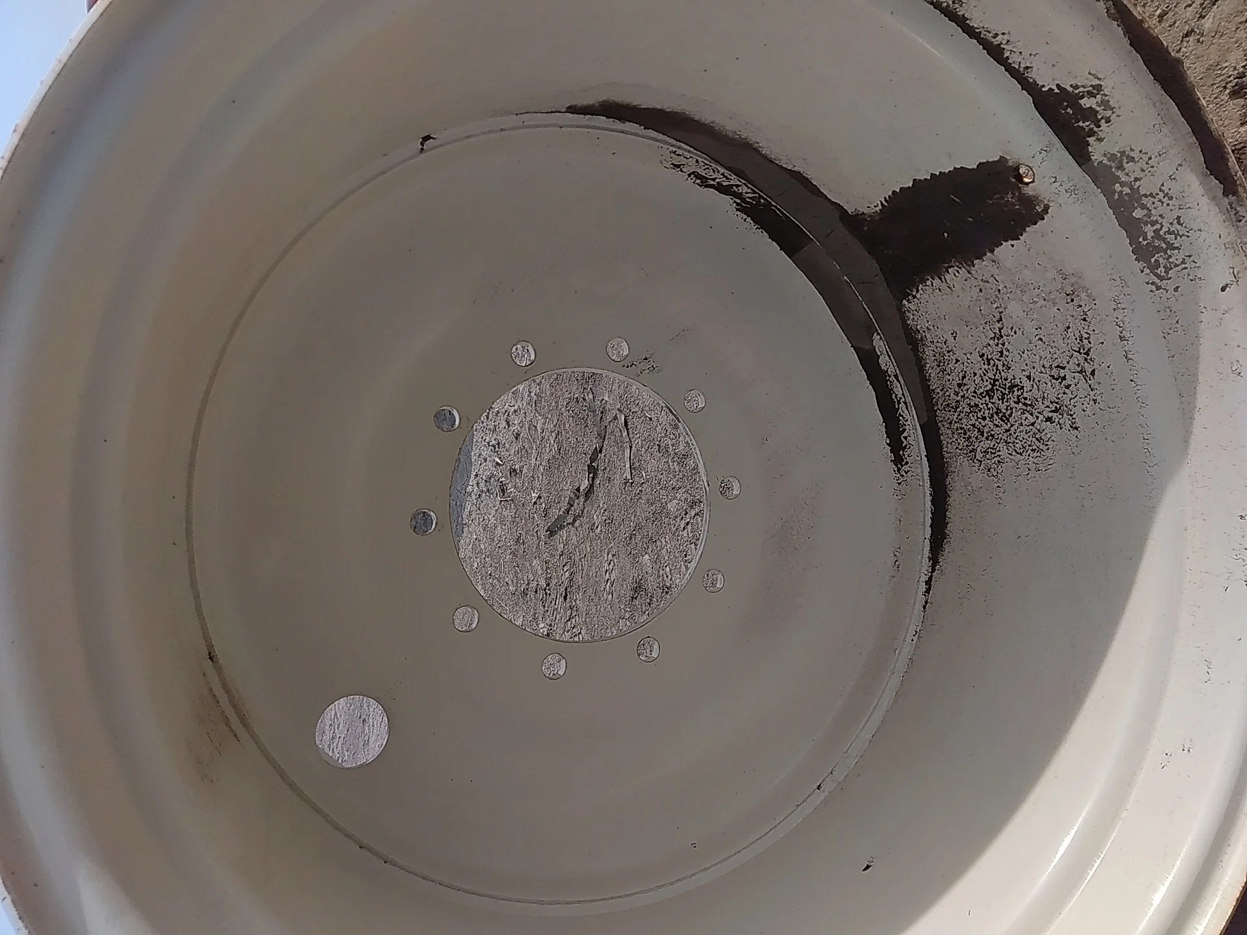 27 X 32 Off White Grain Cart wheel (10-13-11) (Scratches ) image 3