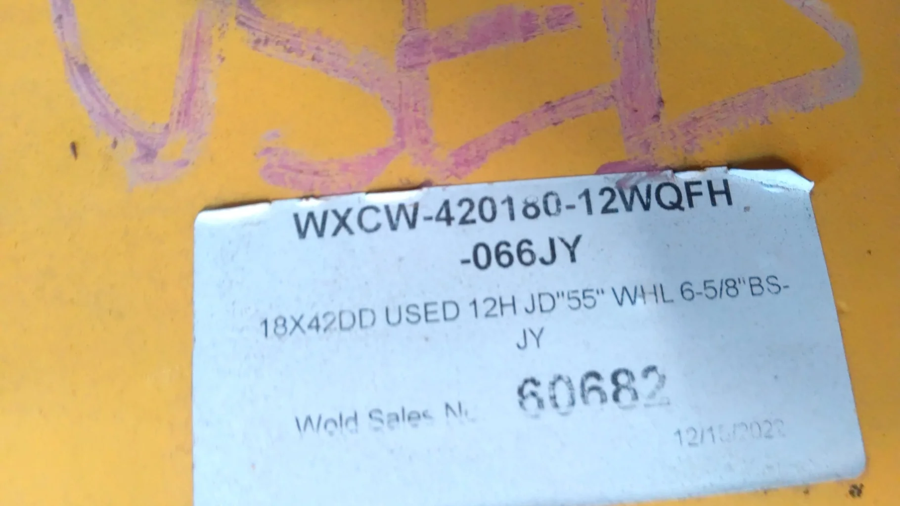 Used 18 X 42 John Deere Yellow 12 Bolt Stub Disc (12-32.047-30.078) image 3