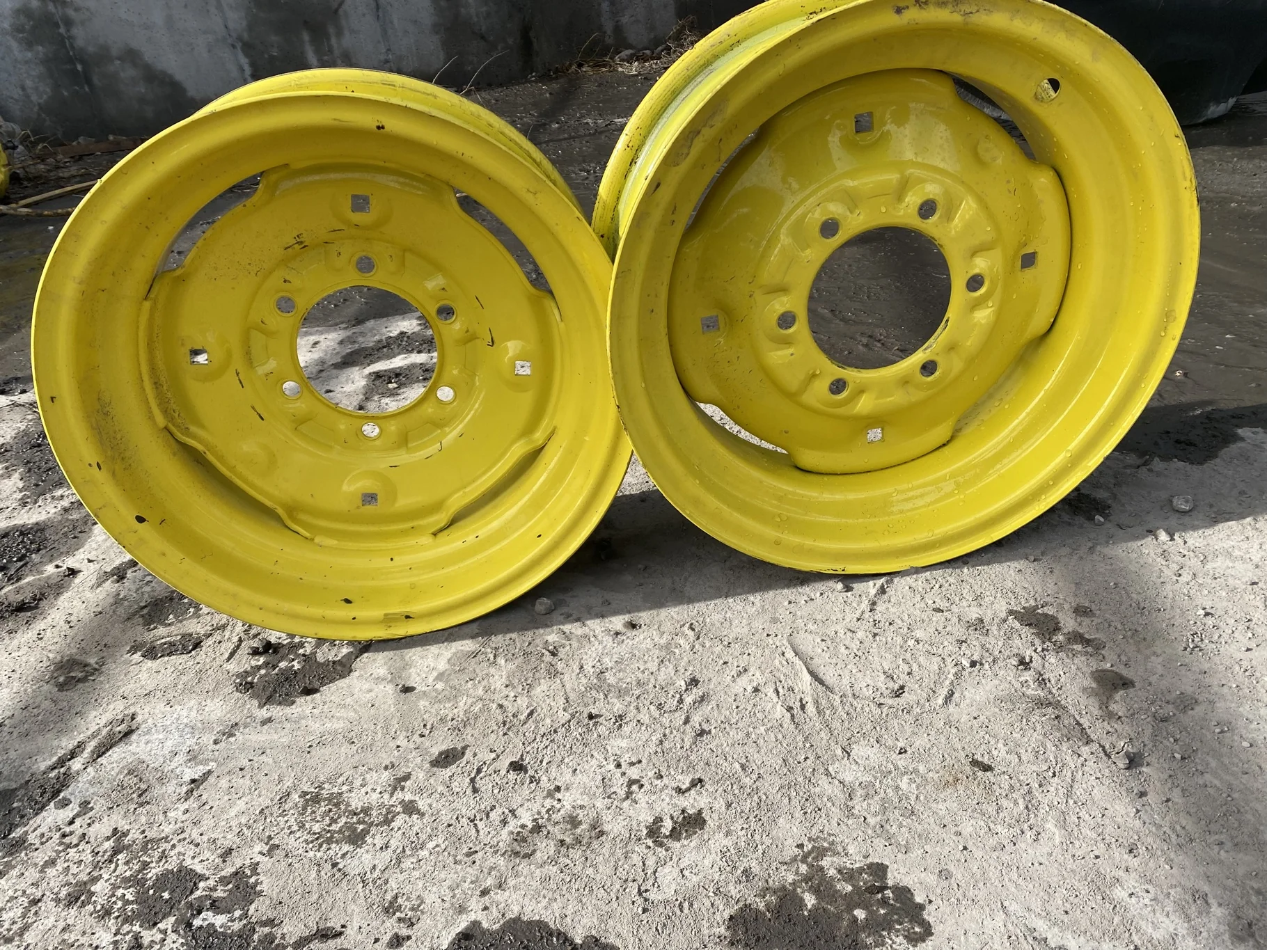 Used 6 X 16 John Deere Yellow 6 bolt Implement Wheel (6-6-4.625) 4.2" BS (scratches)
