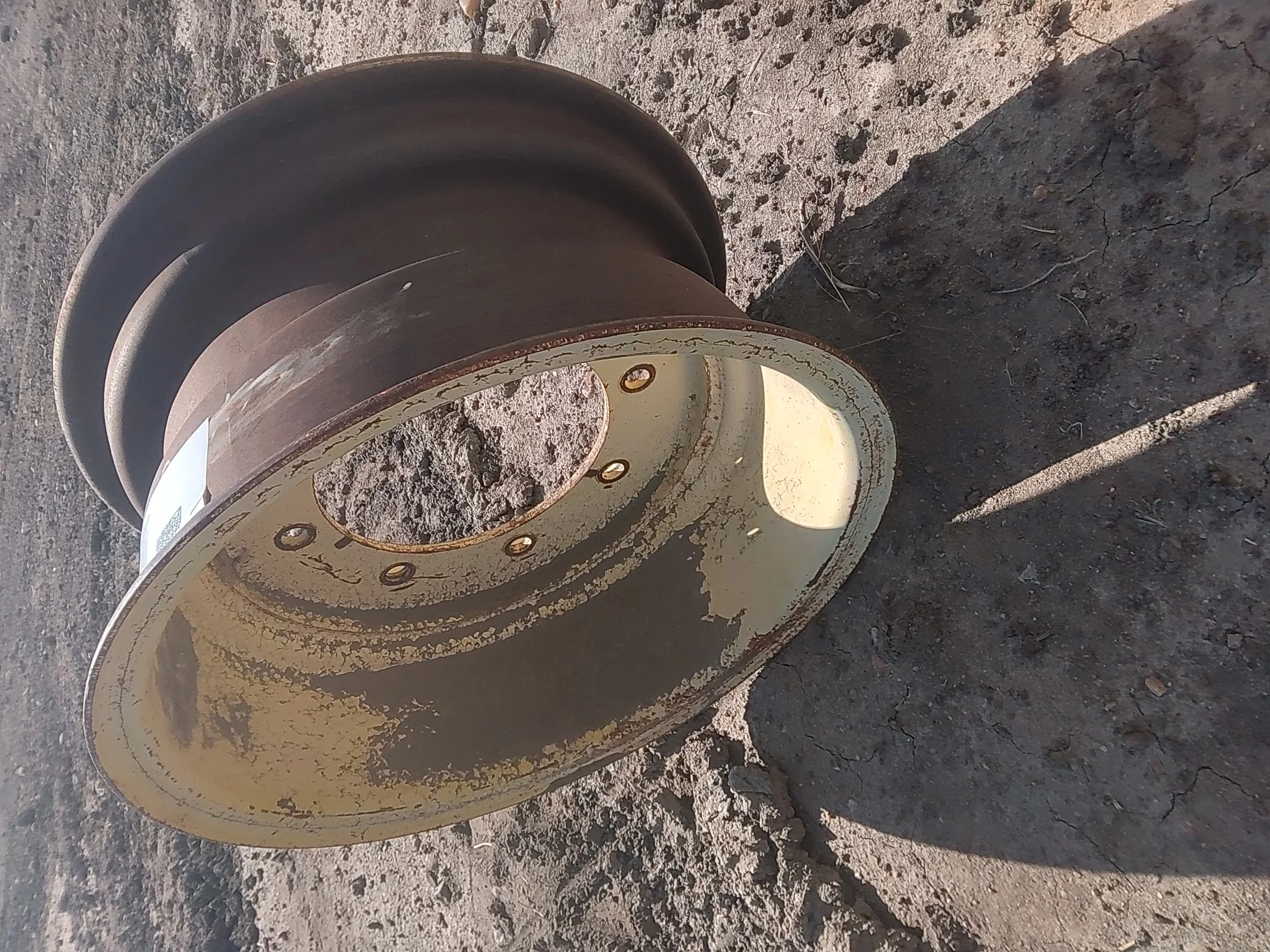 Used 9  X 18 JD 8 Bolt Wheel image 4