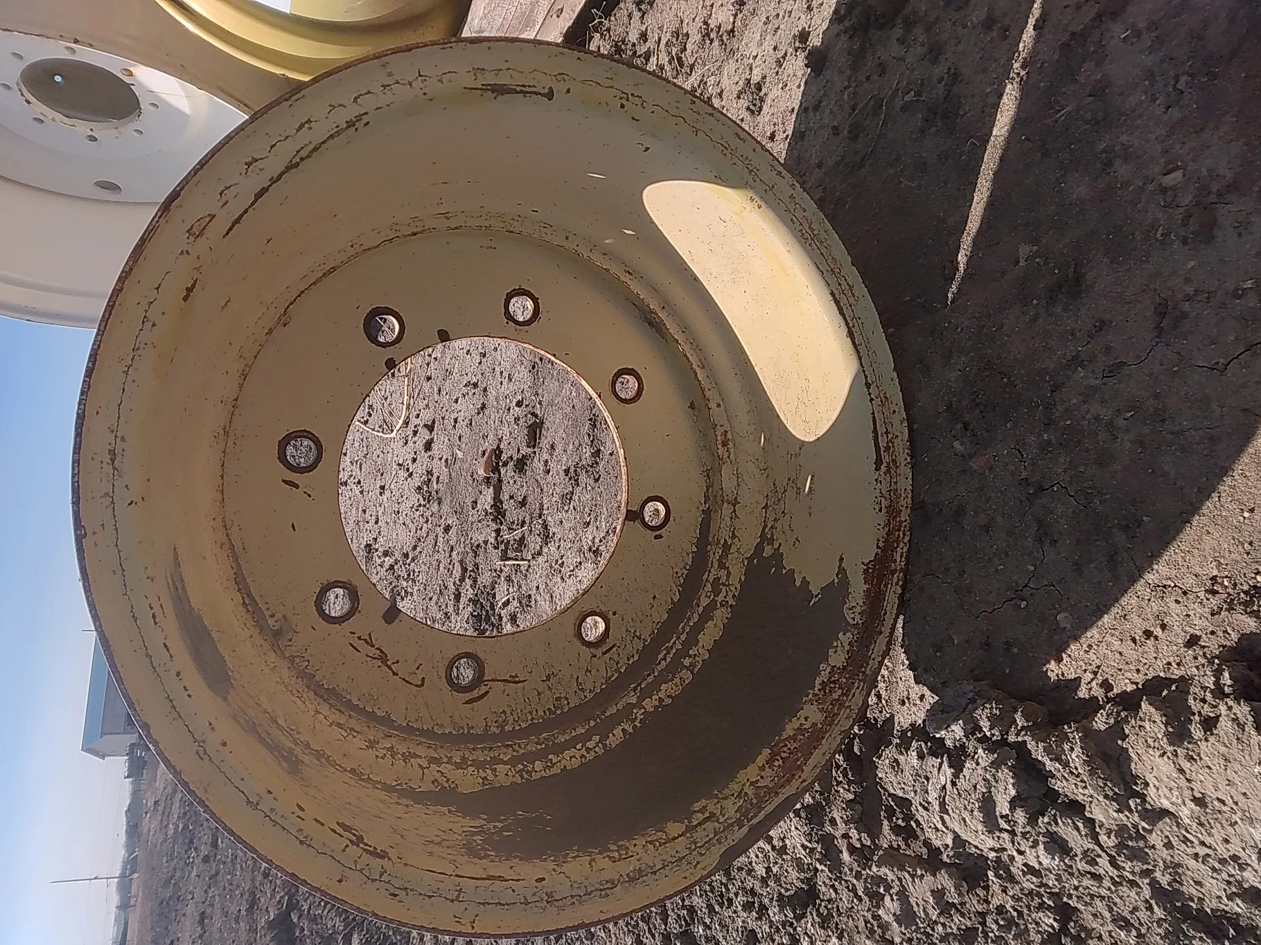 Used 9  X 18 JD 8 Bolt Wheel image 5