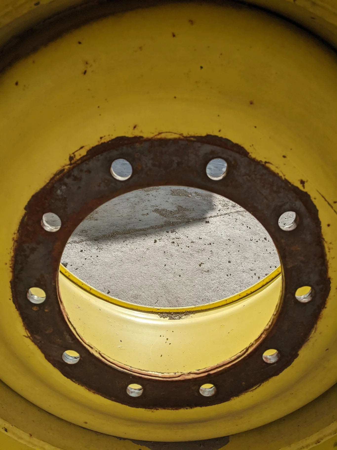 Used 27 X 32 JD 10 Bolt Combine Wheel (rust and scratched) image 2