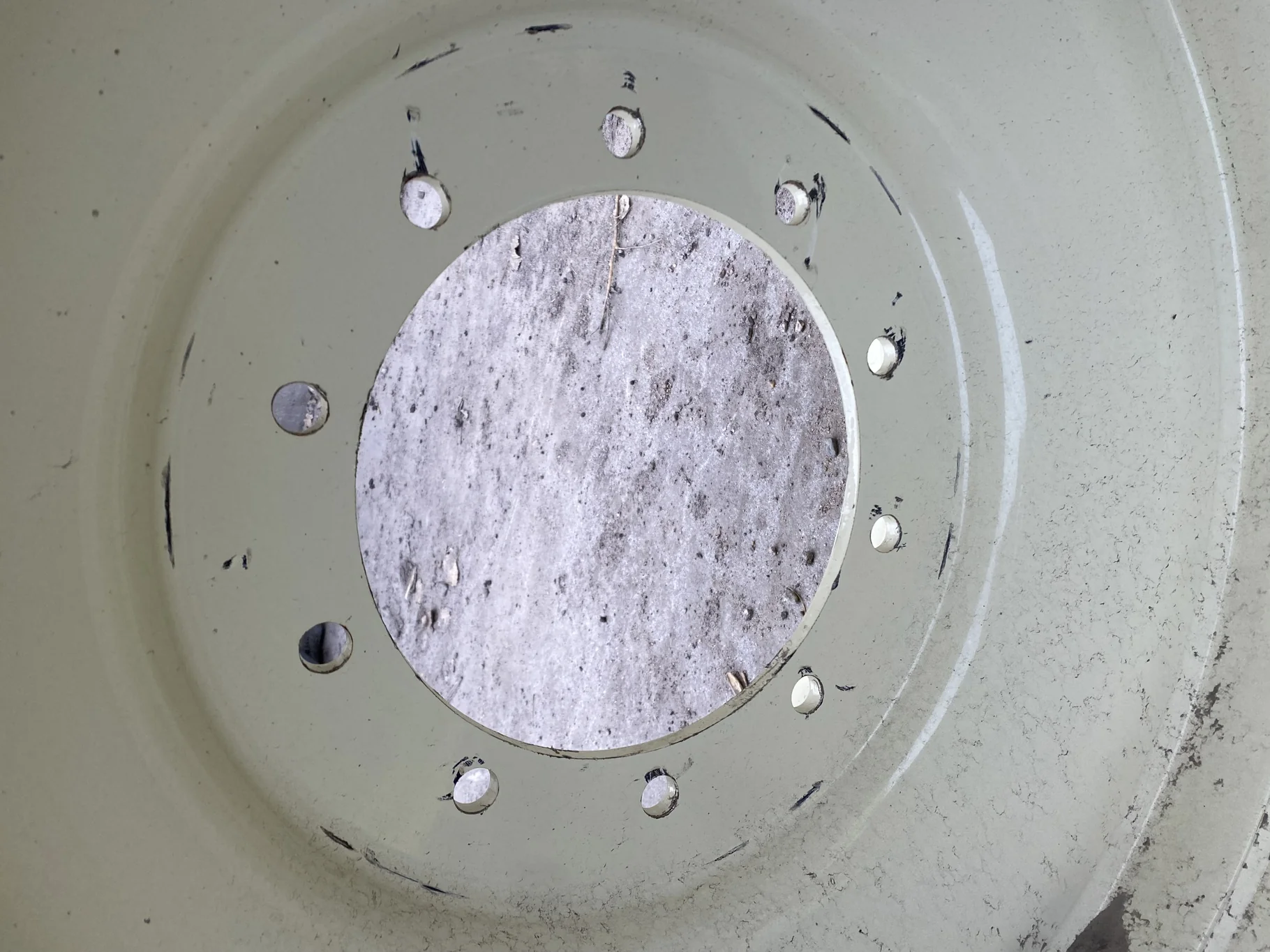 Used 27 X 32 Off White Grain Cart wheel 10-13.19-11.07-1.50IN Scratches ) image 5