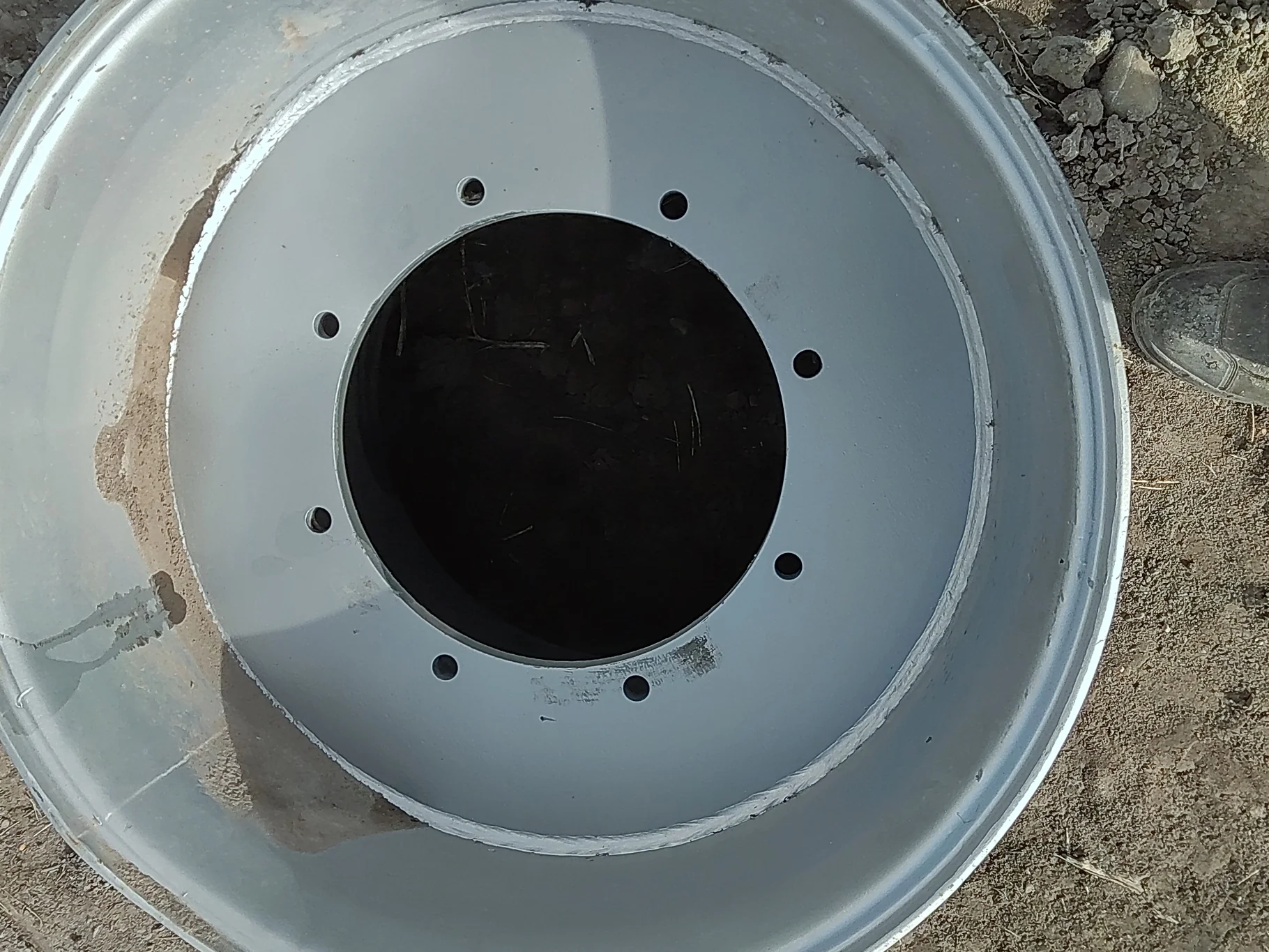 Used 24 X 22.5 Case IH Silver 8 Bolt (.687) 1/2" Straight Plate Wheel (8-13.00-11.44) 7" BS. Scratch image 3