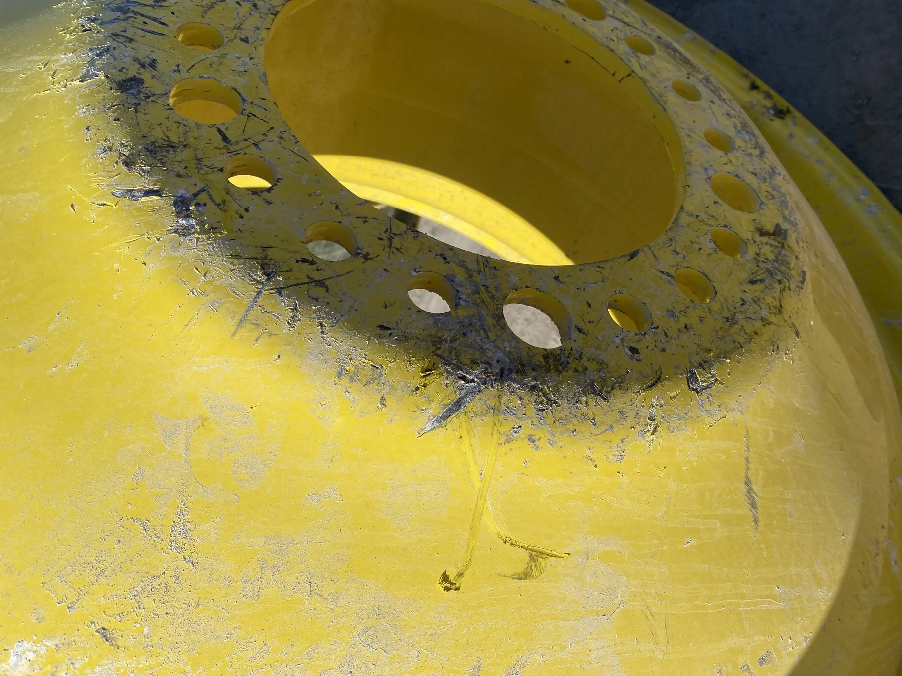 Used 18 X 42 John Deere Outside Dolly Dual ( Gashes, Scratches, Scuffs, Rust) image 6