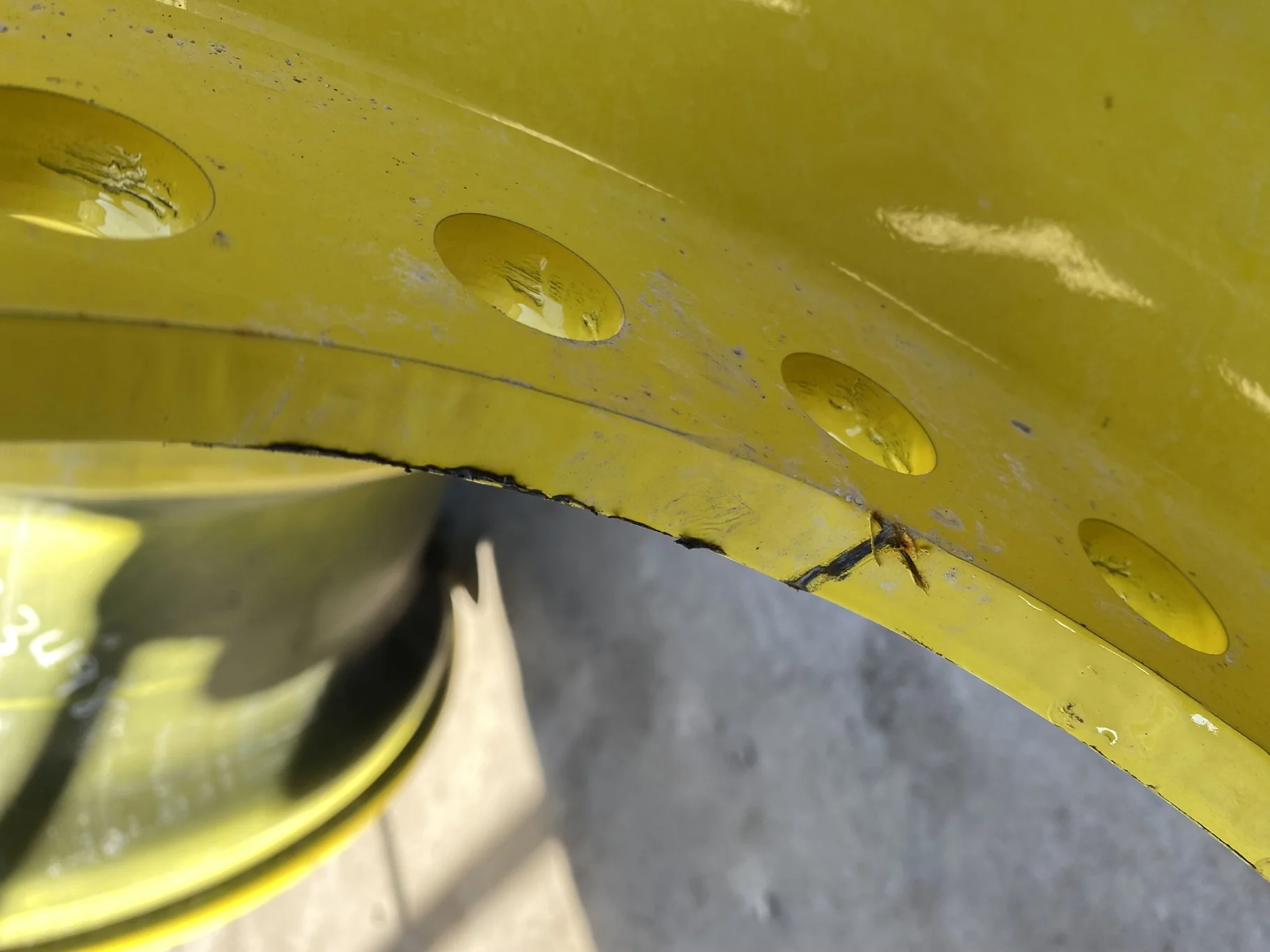 Used 18 X 42 John Deere Inside Dolly Dual  ( Gashes, Scuffs, Rust Spots) image 11