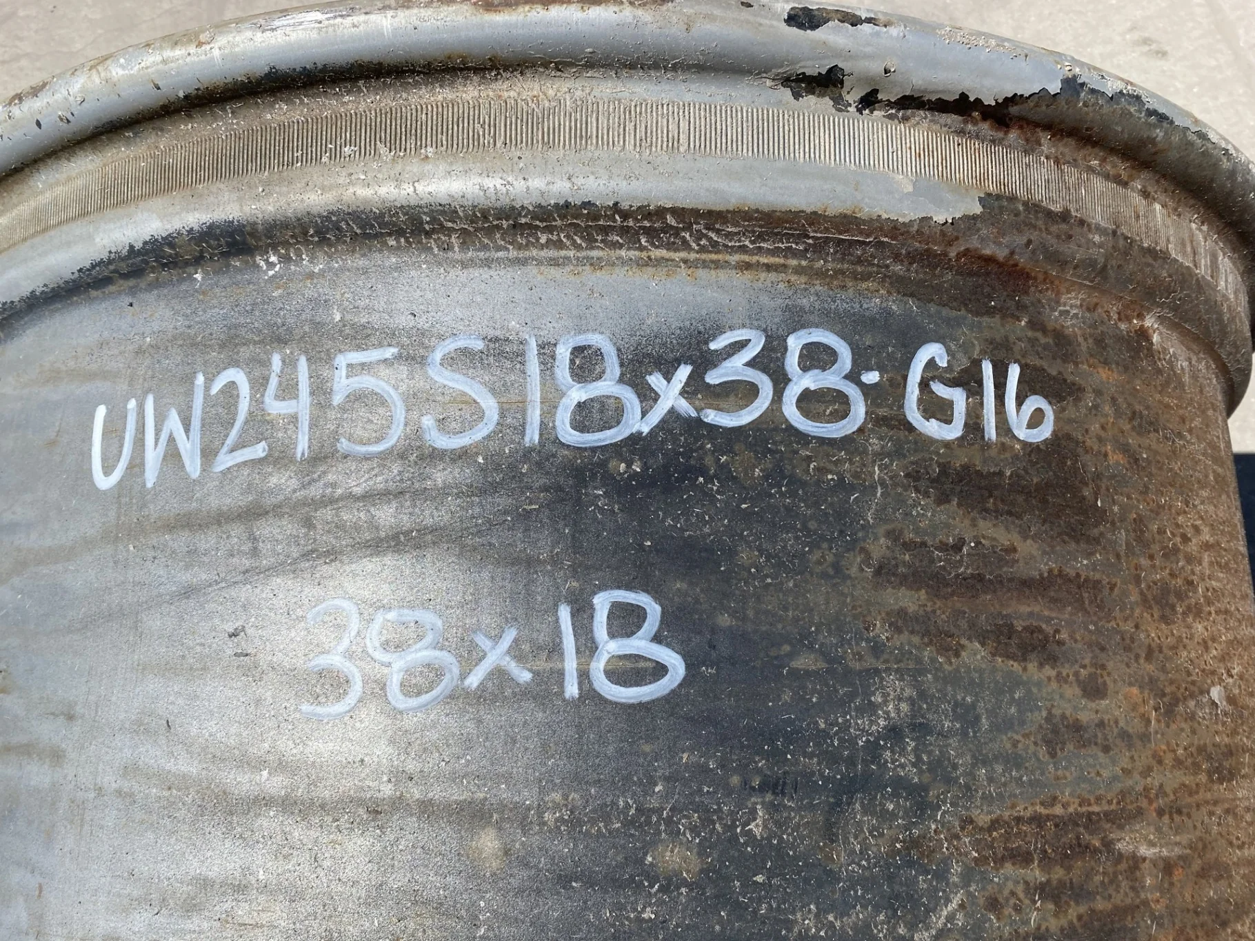 Used 18 X 38 (10-13-11) CIH Silver Wheel  (Gashes; rust; Chipped paint) image 7