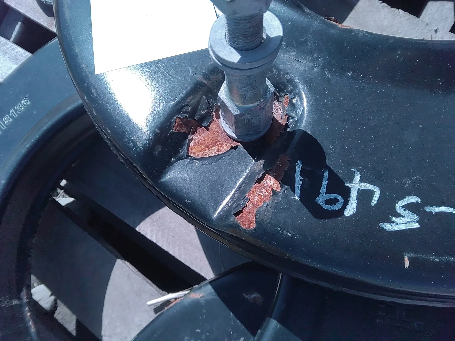Used 50 KG Case Black Weights with Hardware for 1 set of 2 weights, doubled up image 4