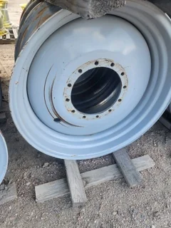 TAKE-OFF 23 X 38 12-15.748-13.829 4.125BS ROGATOR SPRAYER WHEEL (SELL WITH SPACER) image 3