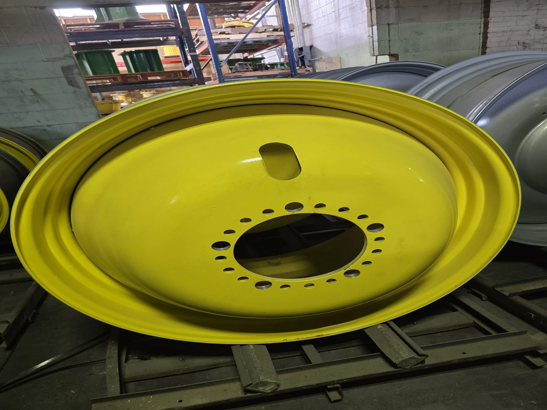 25 X 42 20-13.19-11.05-17.5BS YELLOW WHEEL